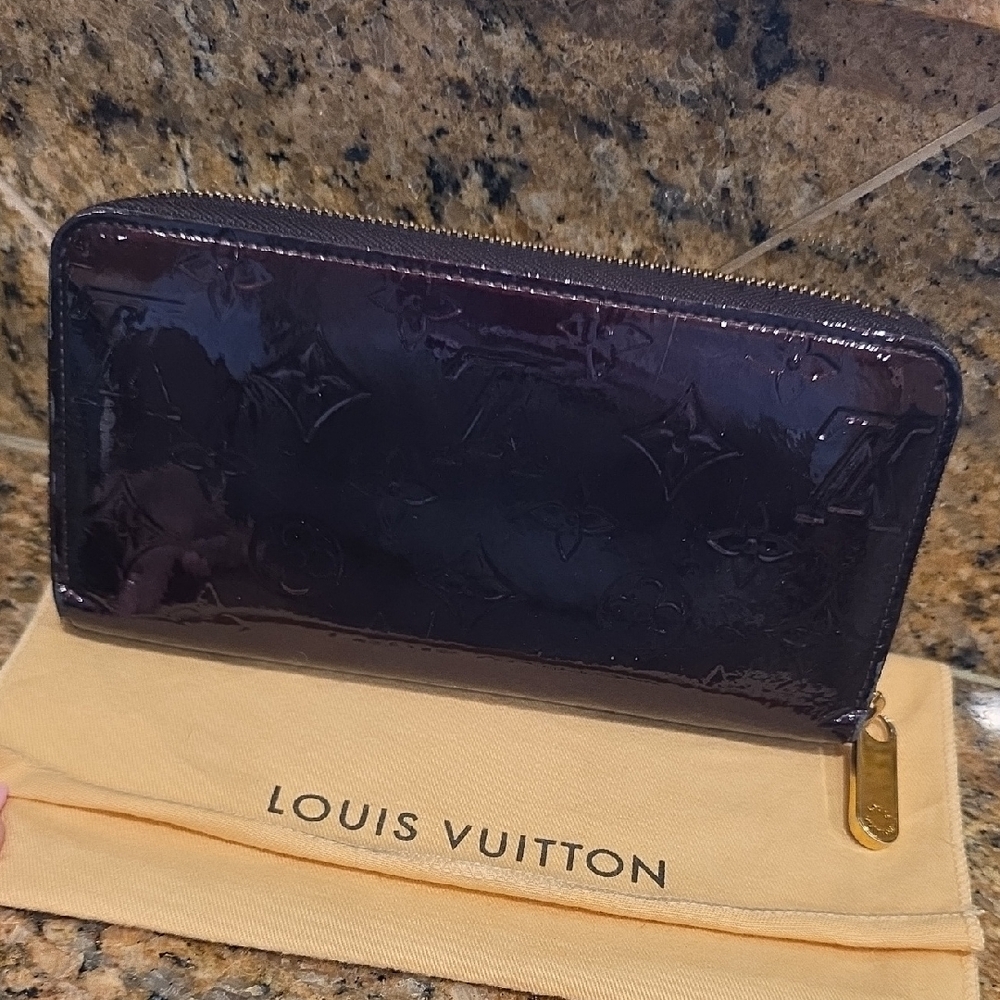 Louis Vuitton Dark Purple Vernis Zippy Wallet